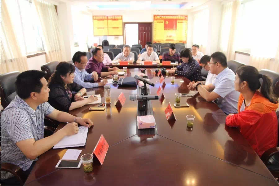 助力學子圓夢 點亮人生旅程——啟明公益基金會赴貴州銅仁，為400名“啟明班”高考學子加油