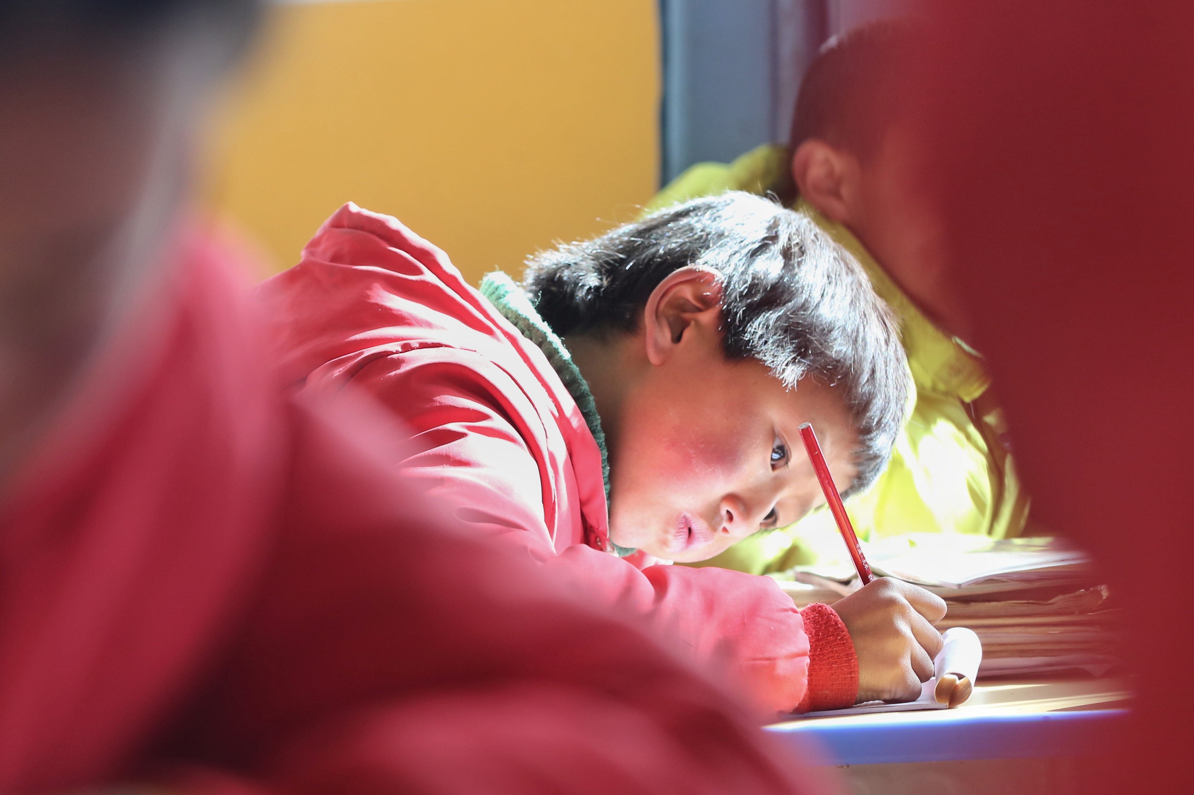 囊謙縣著曉鄉寄宿學校的孩子們