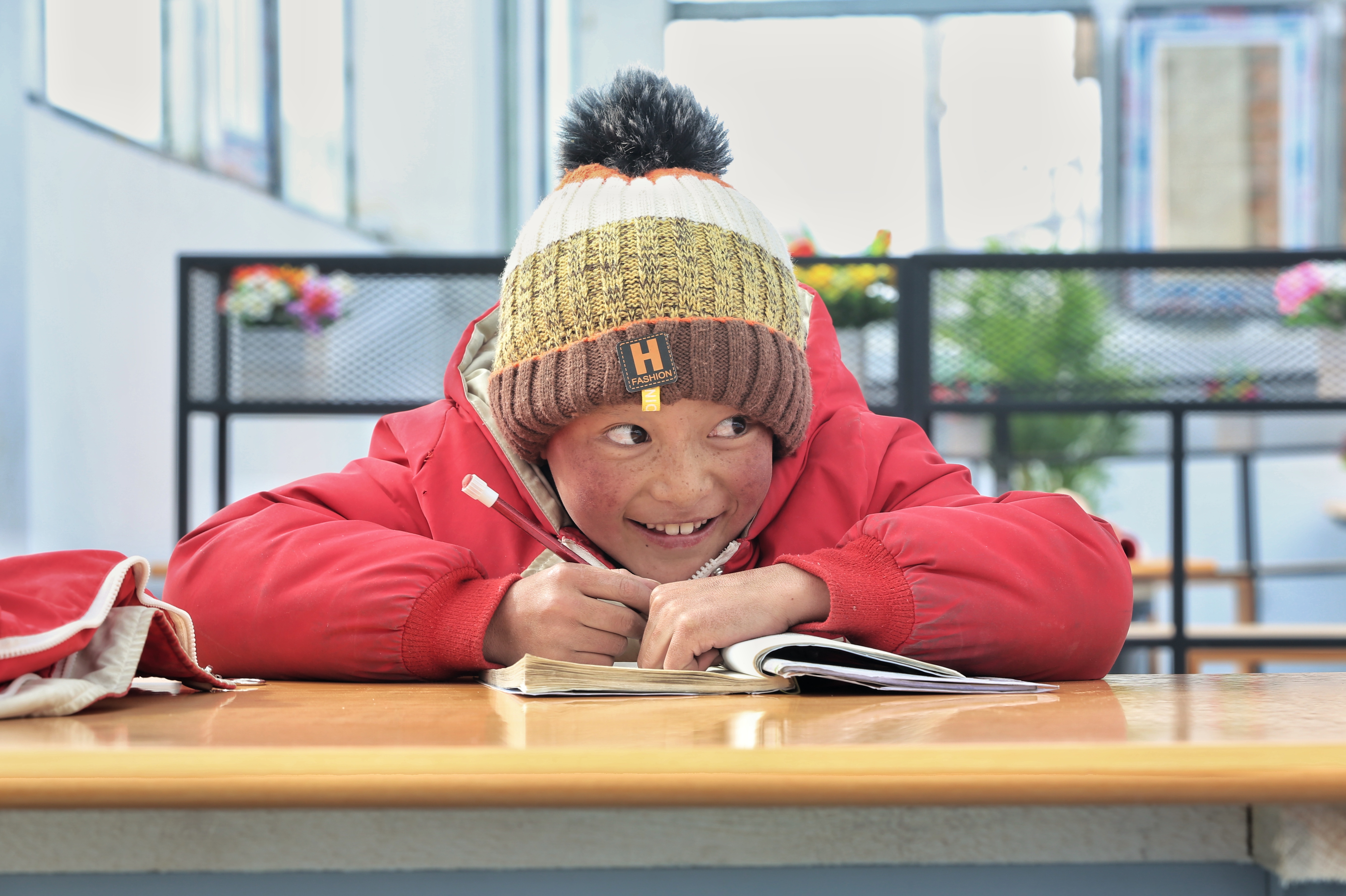 囊謙縣著曉鄉寄宿學校的孩子們