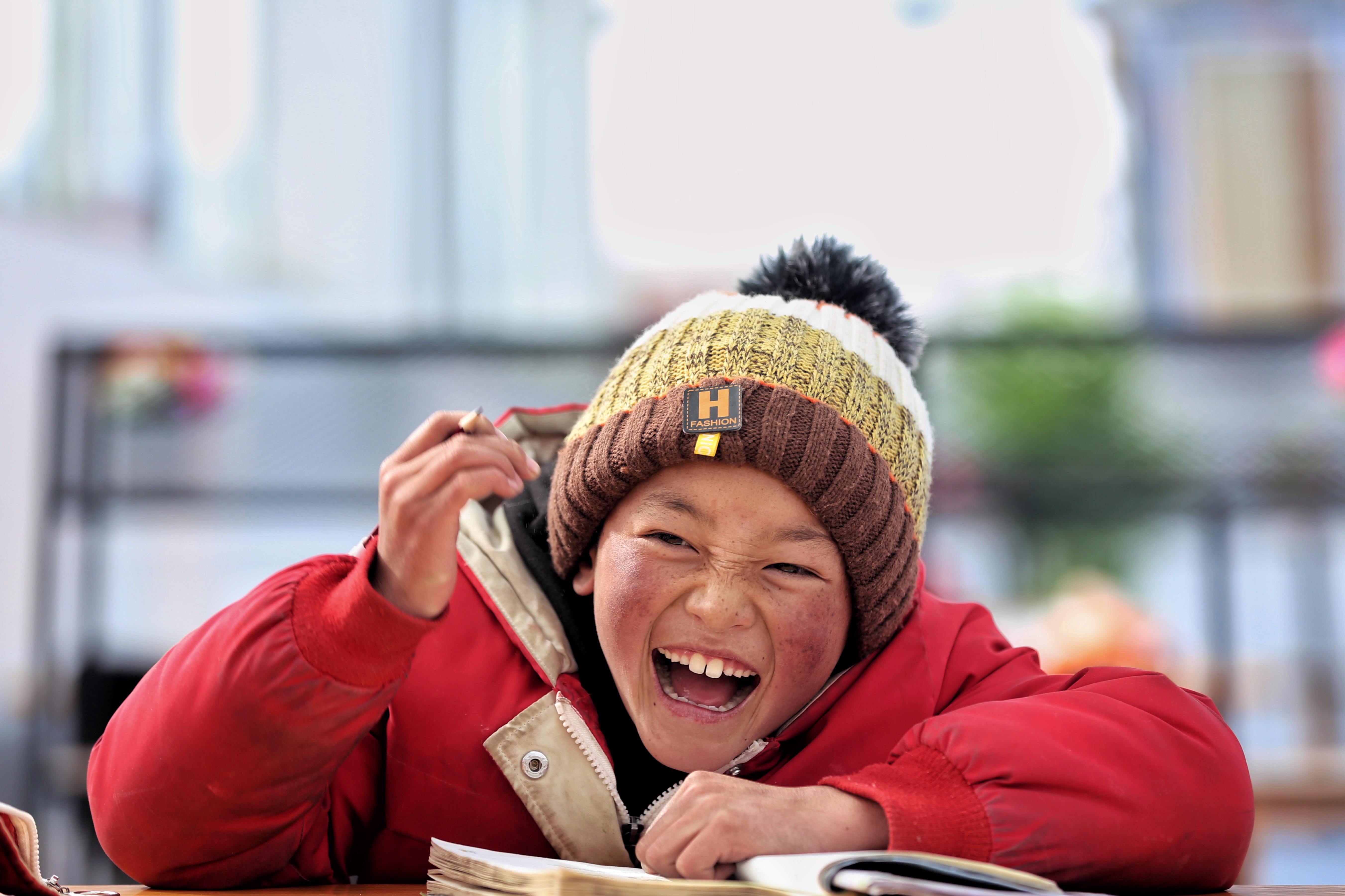 囊謙縣著曉鄉寄宿學校的孩子們